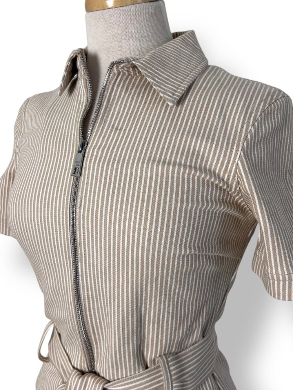 Steve Madden Belted Zip Up Collar Utility Canvas Dress Khaki White Stripe Sz XS - Picture 2 of 9